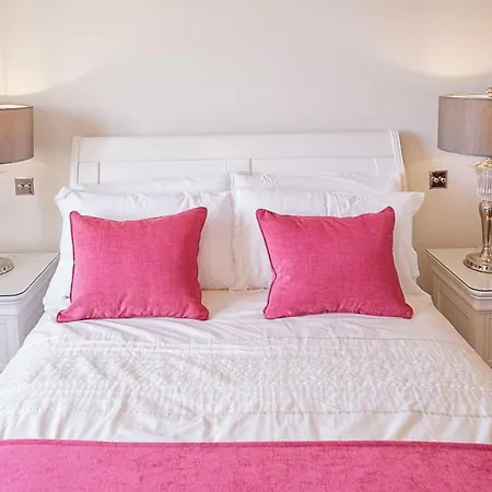 Belmont - Luxquisite Lettings *